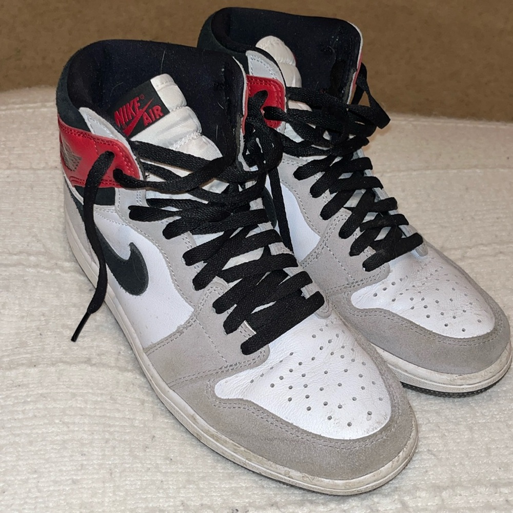 Nike Men’s Air Jordan 1 Retro High OG 'Smoke Grey' size 9.5 M / 11.5 W